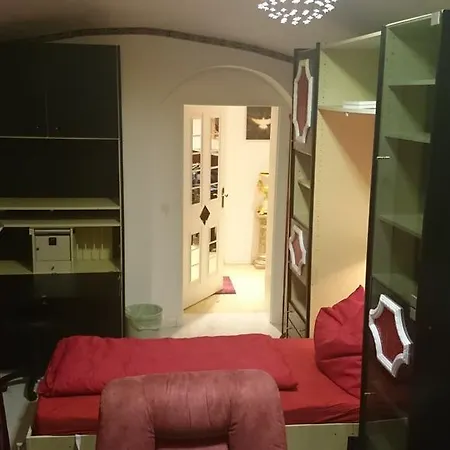 Schwabinglive Bed & Breakfast München