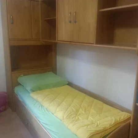 Schwabinglive Bed & Breakfast München